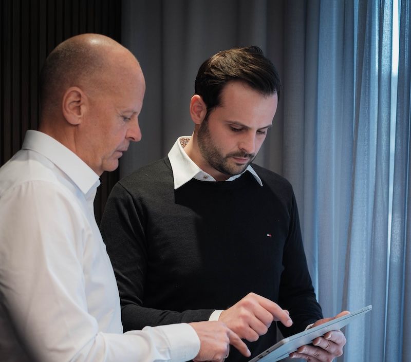 Vater-Sohn-Konstellation, Geschäftsführer der DETO Group